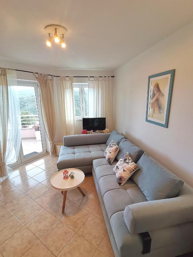 Lovely Apartment Branko Rabac With Balcony And Parking 外观 照片