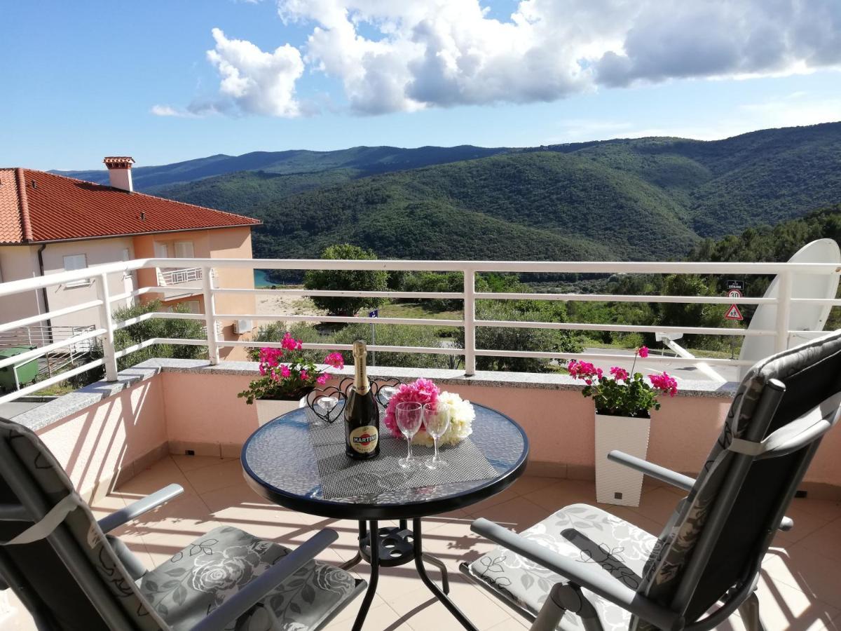 Lovely Apartment Branko Rabac With Balcony And Parking 外观 照片